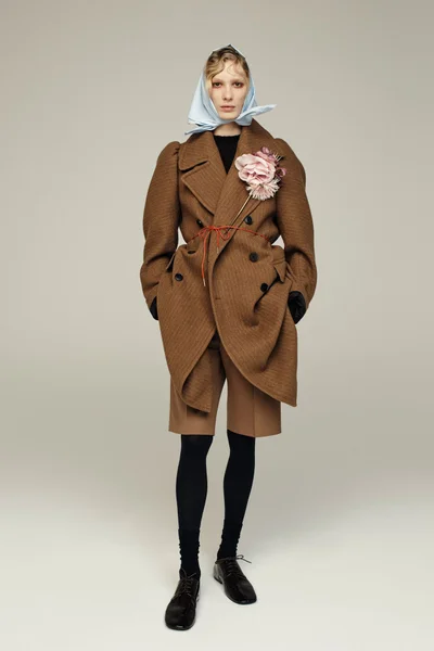 Look 18